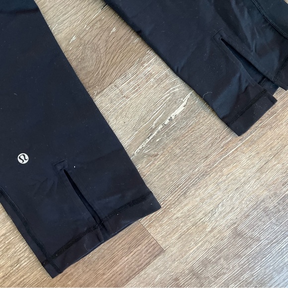 Lululemon Gather And Crow Crop Pants Slit Back Black Quilt Winter Pattern - Picture 6 of 10